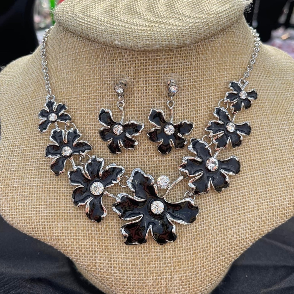 necklace set